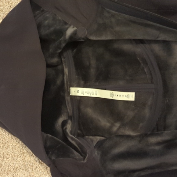 Lululemon repelshell rain jacket - Picture 2 of 6